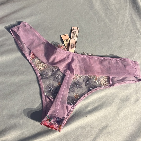 String Victoria secret neuf avec étiquette taille S - Picture 3 of 4